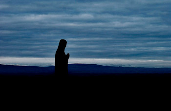 Photo de la vierge mairie au crépuscule